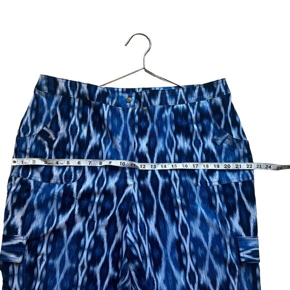 Zenergy By Chico’s Neema Ikat Carsyn Crops Sz 2 medium - Picture 3 of 9